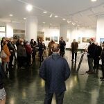 Acto de inauguración de la exposición solidaria de Alfonso Aramburu y Maribel Morales en Huelva