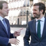 El presidente del PP, Pablo Casado, se reúne en el Congreso con el presidente de Castilla y León, Alfonso Fernández Mañueco