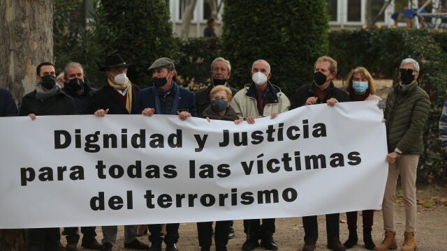 Concentración de víctimas hoy a las puertas de la Audiencia Nacional exigiendo justicia