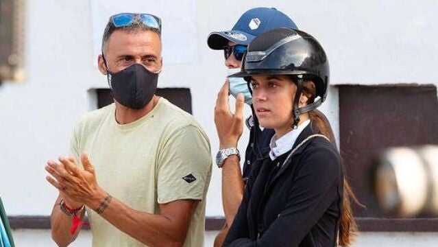 Sira Martínez, junto a su padre, el seleccionador nacional