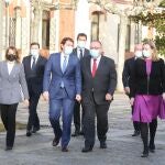 El presidente de la Junta, Alfonso Fernández Mañueco, junto a los nuevos consejeros de Castilla y León