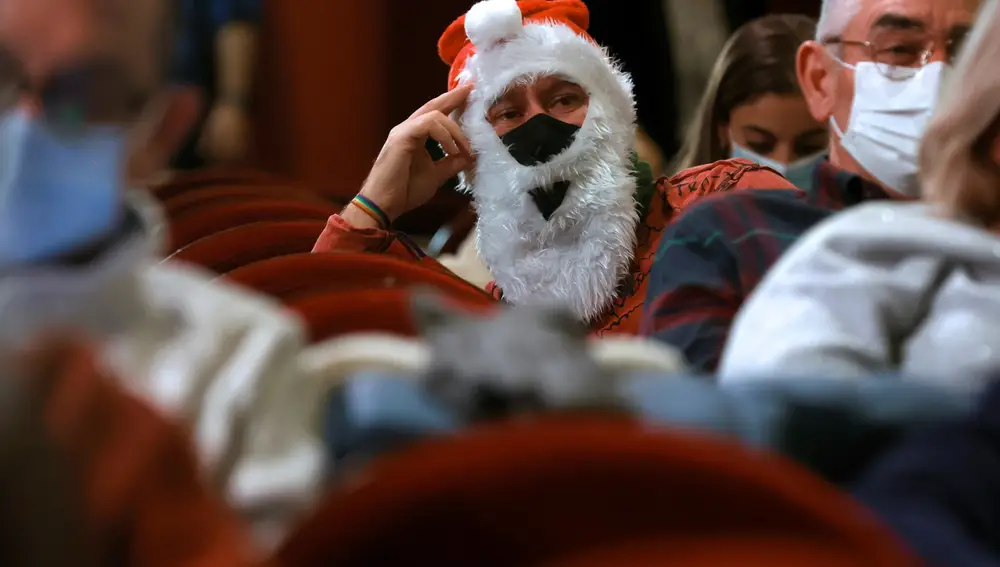 Vista del ambiente durante el sorteo de la Lotería de Navidad | EFE/ Juan Carlos Hidalgo