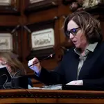 La alcaldesa Ada Colau durante el pleno del Ayuntamiento de Barcelona en el que se aprobaran los presupuestos