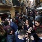 Ambiente en los aledaños de la Plaza de las Flores de la capital murciana