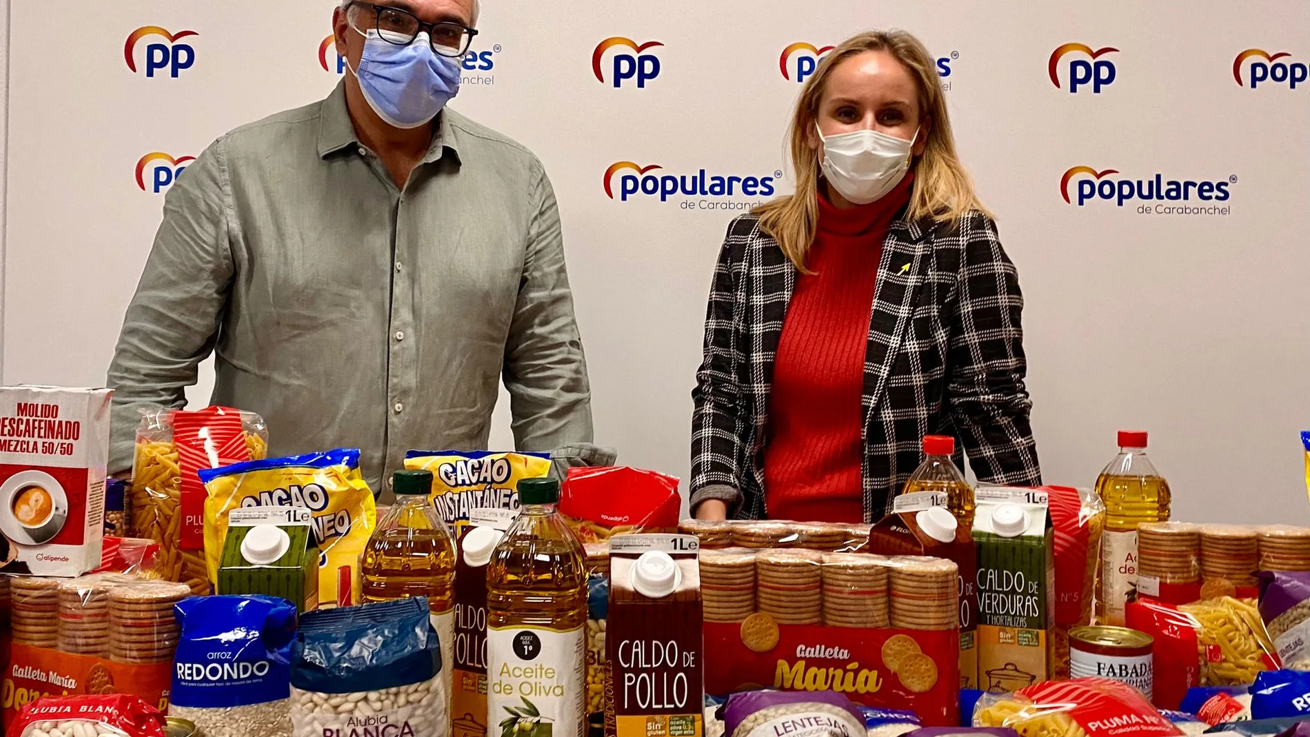 La secretaria general del PP en la Comunidad de Madrid, Ana Camíns, y el vicesecretario regional de Organización, Carlos Izquierdo,