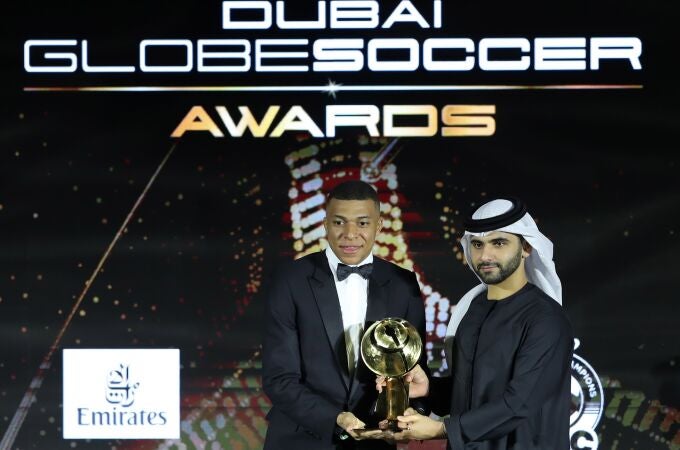Kylian Mbappé recibe el premio "Globe Soccer Awards"