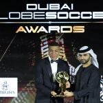 Kylian Mbappé recibe el premio "Globe Soccer Awards"