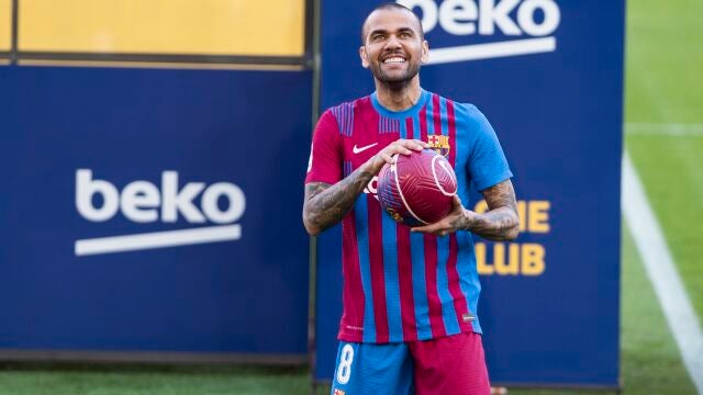 Dani Alves, en la presentación de su regreso al Barcelona