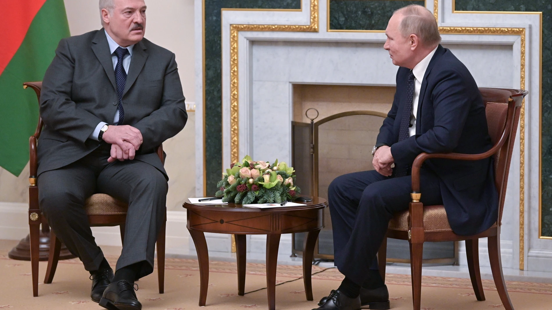 Ambos mandatarios anuncian unas maniobras militares conjuntas en Bielorrusia en 2022