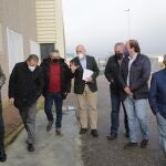 El consejero de Agricultura, Ganadería y Desarrollo Rural, Jesús Julio Carnero, informa en Villalpando (Zamora) sobre las incorporaciones de jóvenes al sector agrario y la modernización de explotaciones.