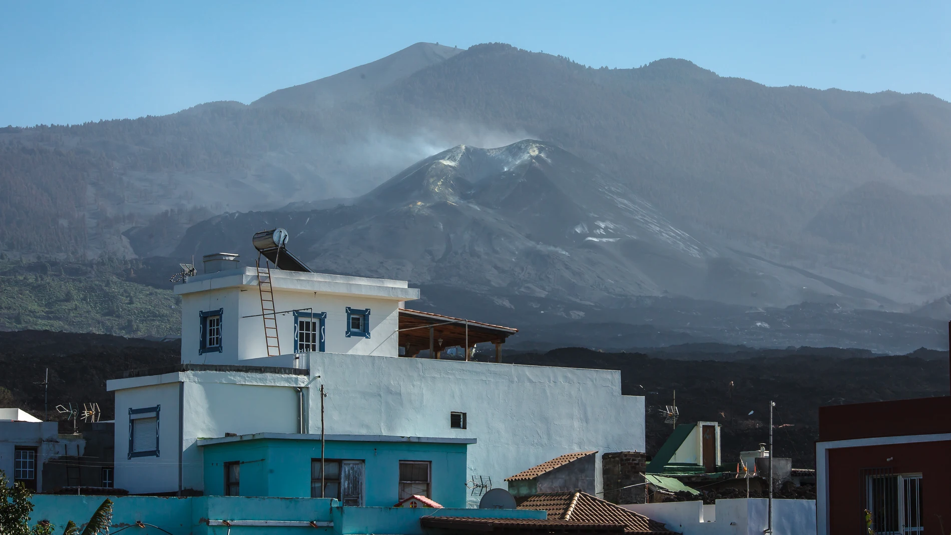 El volcán de La Palma, cinco días después de que se diera por finalizada su actividad, a 30 de diciembre de 2021, en La Palma
