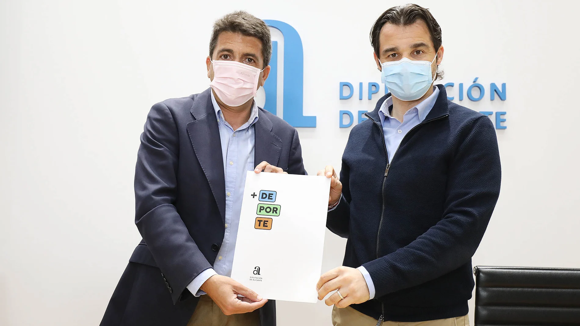 El presidente de la Diputación de Alicante, Carlos Mazón y Eduardo Dolón