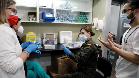 Cinco equipos militares de inmunización han comenzado a vacunar contra el coronavirus en la Comunitat Valenciana