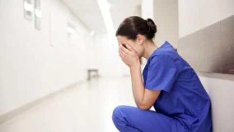 Los profesionales sanitarios acumulan muchos meses de estrés por culpa de la pandemia