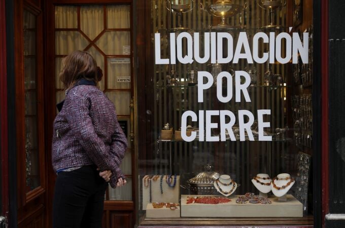 Un negocio de Madrid anuncia una liquidación de productos por cierre