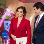 La presidenta Isabel Díaz Ayuso junto al presidente de Castilla y León y candidato a la reelección, Alfonso Fernández Mañueco