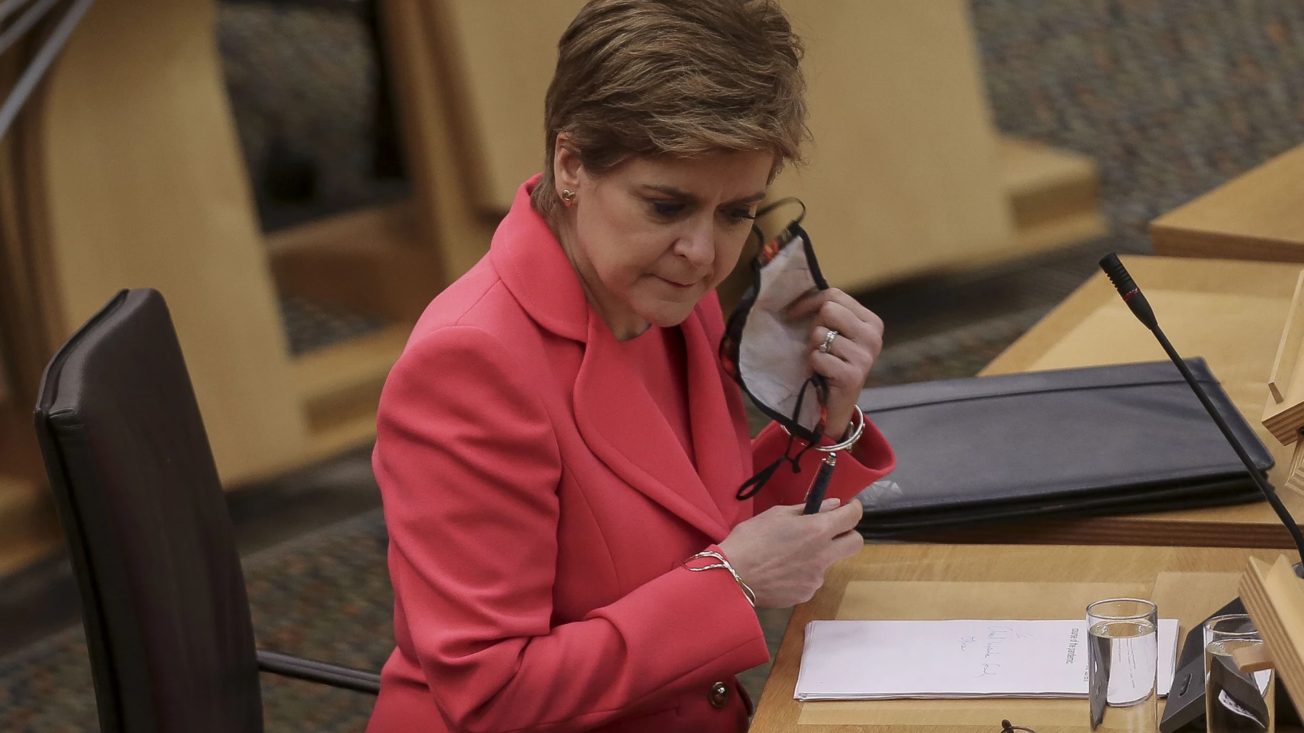 La primera ministra de Escocia, Nicola Sturgeon, durante una sesión en el Parlamento escocés