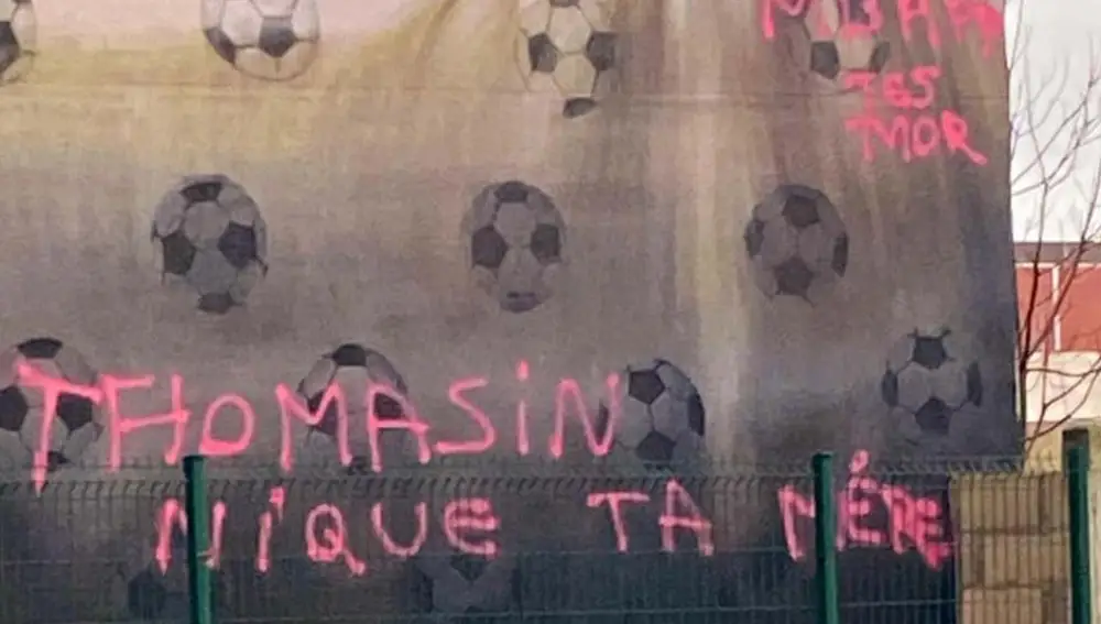 Amenaza de muerte a Kylian Mbappé en el mural dedicado a él en Bondy, localidad cercana a París.
