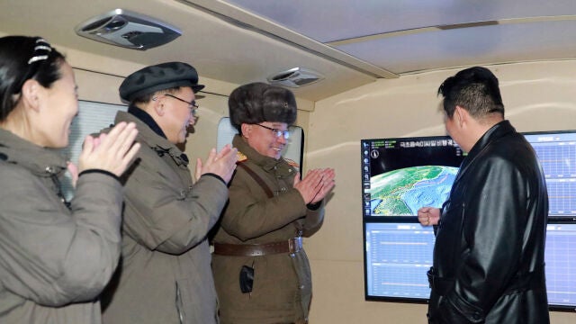 Kim Jong Un asiste al lanzamiento del misil hipersónico, el tercero de este tipo