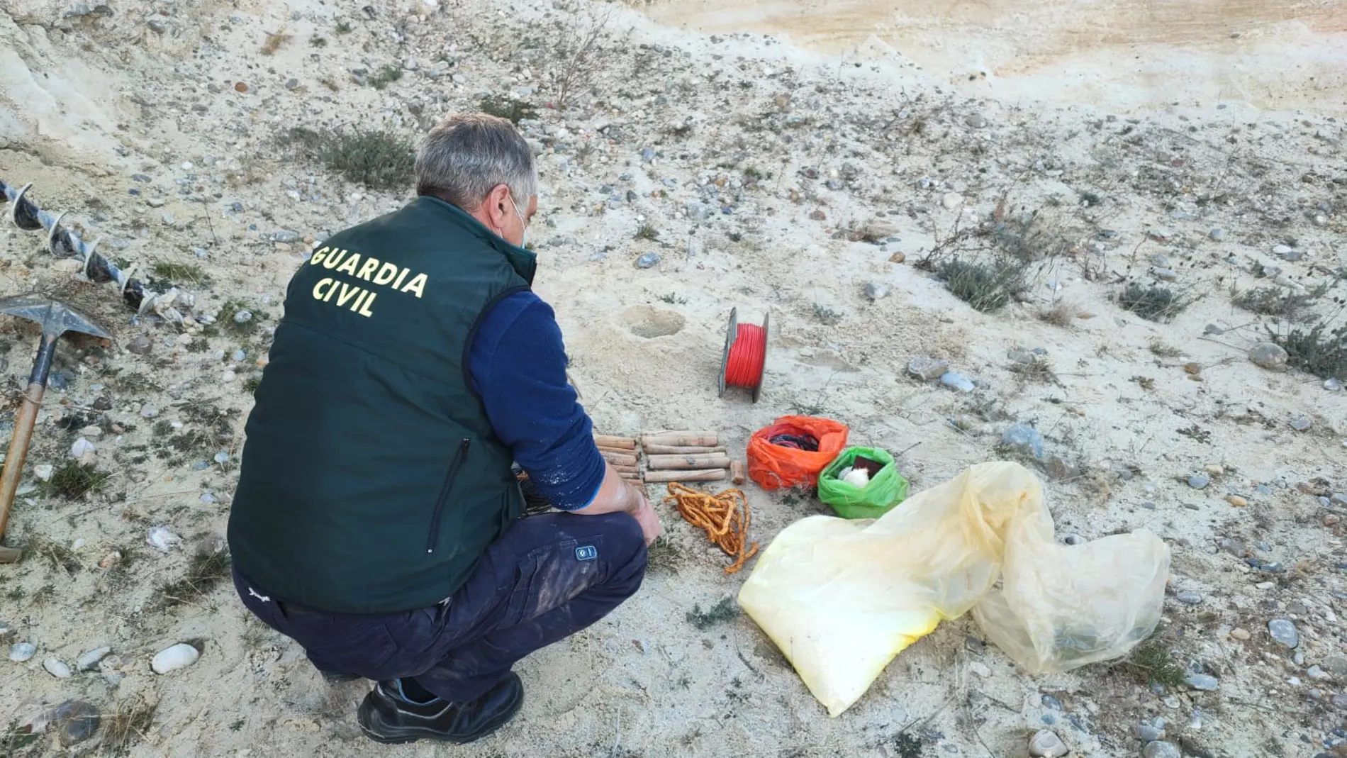 Desactivación de explosivos por efectivos de la Guardia Civil en Soria