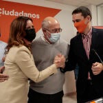 El candidato a la presidencia de la Junta, Francisco Igea, y la candidata de Ciudadanos por la provincia de León, Ana Carlota Amigo, participan en la presentación de la candidatura provincial a las Cortes de Castilla y León. Junto a ellos, el número dos de la candidatura, Francisco Javier Panizo