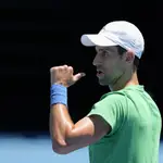 Djokovic, en su última sesión de entrenamiento en el Melbourne Park