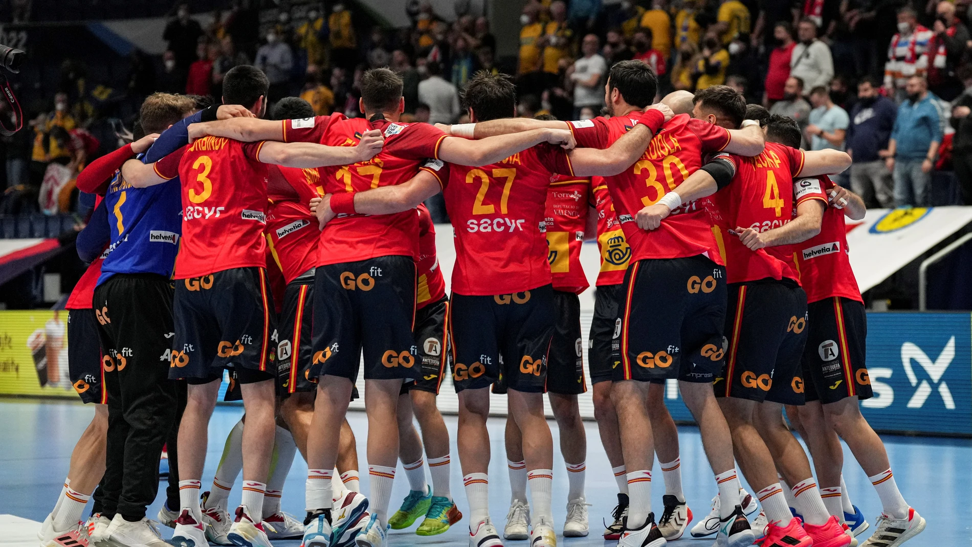 Los jugadores españoles celebran la victoria ante la República Checa