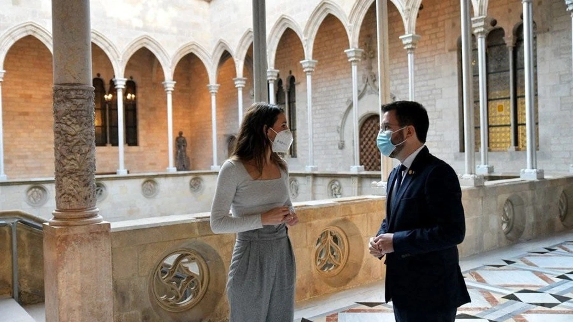 La ministra Irene Montero y el presidente de la Generalitat Pere Aragonès