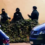 Un hombre armado anda huido tras atacar con arma de fuego a dos personas en Barcelona