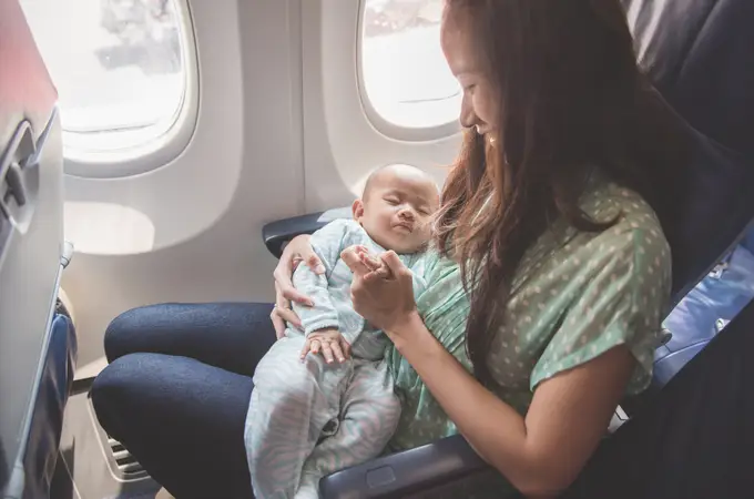 ¿Cuál es la nacionalidad de un bebé que nace en pleno vuelo de un avión?