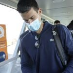 Novak Djokovic, en el aeropuerto cuando tuvo que salir de Australia