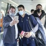 Novak Djokovic tras aterrizar en Belgrado