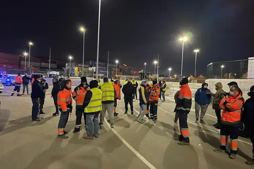Los amarradores del Puerto de Barcelona suspenden la huelga hasta el sábado