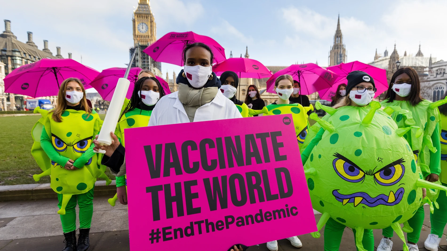 Un grupo de activistas pide en Londres la vacunación masiva en el Tercer Mundo