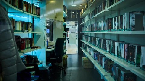 La Comunidad de Madrid acerca la literatura a los viajeros de metro con bibliotecas públicas en estaciones.