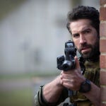 "One Shot (Misión de rescate)" está dirigida por James Nunn