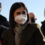 La ministra de Sanidad, Carolina Darias (2i), visita el dispositivo de vacunación frente a la Covid-19, en el Centro de Salud de Corral de Calatrava