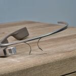 El primer dispositivo de realidad aumentada que Google lanzó en 2013 no tuvo el éxito esperado. En la imagen, un par de Google Glasses.