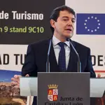 El presidente de la Junta de Castilla y León, Alfonso Fernández Mañueco, mantiene un encuentro con responsables municipales sobre los Planes de Sostenibilidad Turística en destinos de Castilla y León