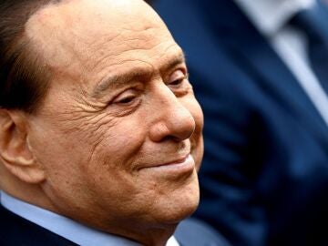 Silvio Berlusconi, el visionario del populismo moderno y la telebasura