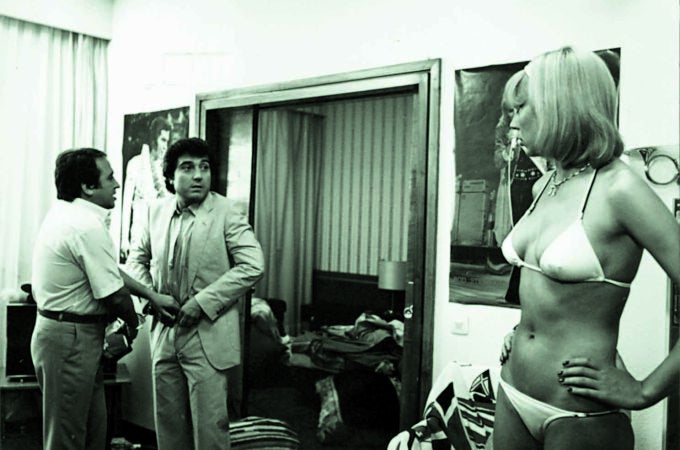 Andrés Pajares y Fernando Esteso en una escena de la película 'Los liantes' (1981)