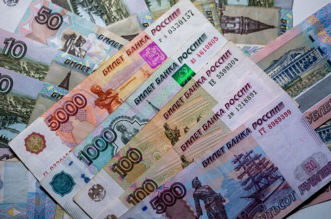 Billetes de rublos rusos expuestos en Schwerin, Alemania