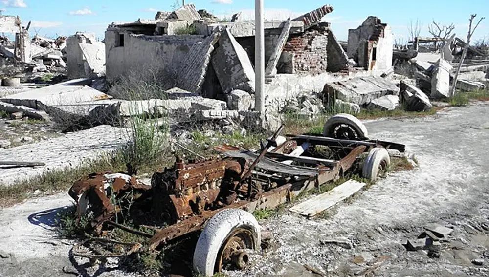 Viejo automóvil en la Villa Epecuén | Fotógrafo: Horacio Fernández
