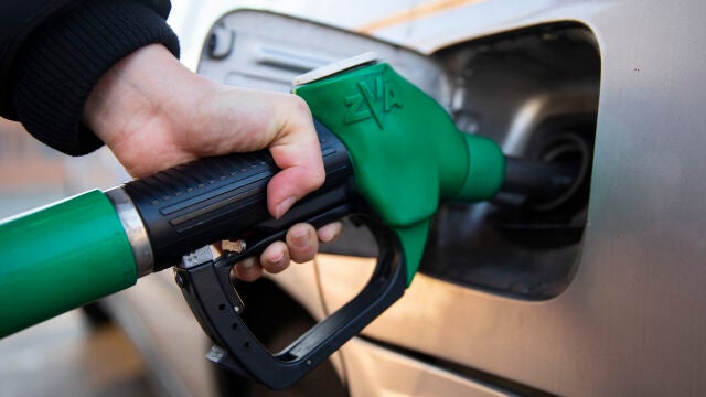 Gasolinera y precios de los combustibles.