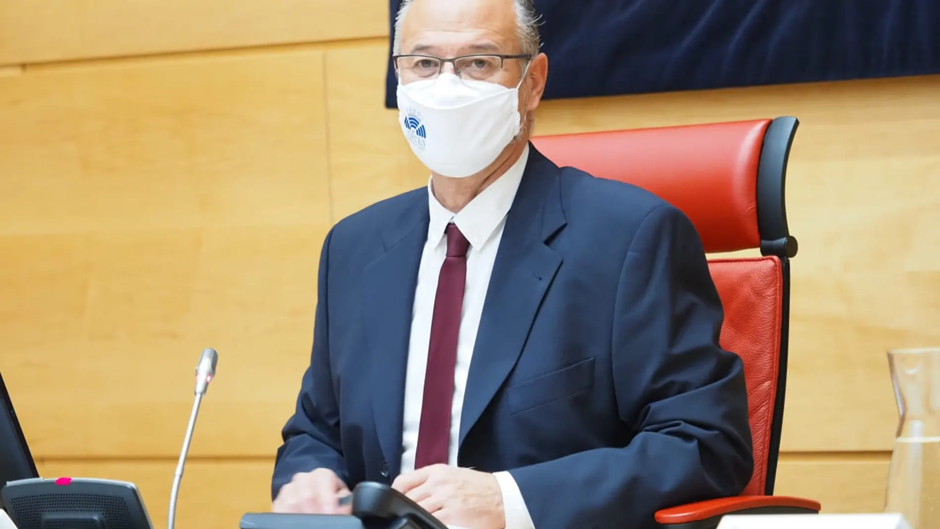 Luis Fuentes preside la Mesa de la Diputación Permanente