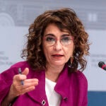 La ministra de Hacienda y Función Pública, María Jesús Montero, presenta un avance de los datos de cierre de recaudación tributaria correspondientes a 2021, en la Sede del Ministerio, a 27 de enero de 2022, en Madrid