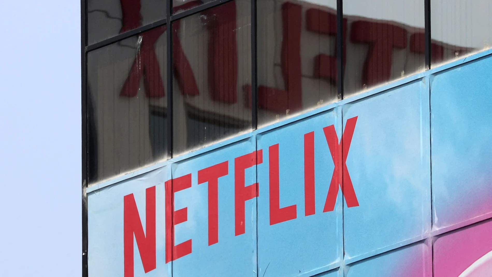 El logo de Netflix en Los Ángeles
