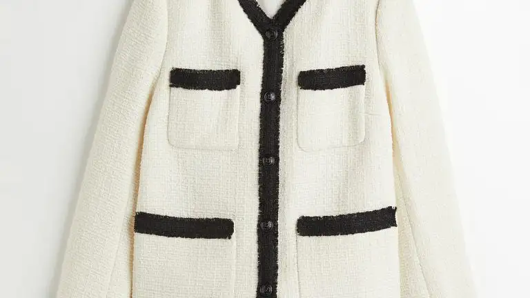 Chaqueta en bouclé en color crema y negro, de H&M