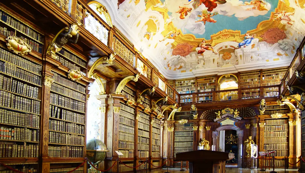 Interior de la fabulosa biblioteca del monasterio de Melk.