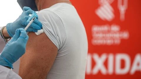 Sanitat pretende que toda la ciudadanía tenga la pauta completa